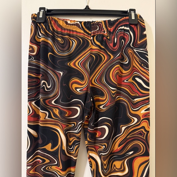 Rue21 Swirl Retro Flare Bell Bottoms/Flare Leggings. Size M. - Picture 2 of 7